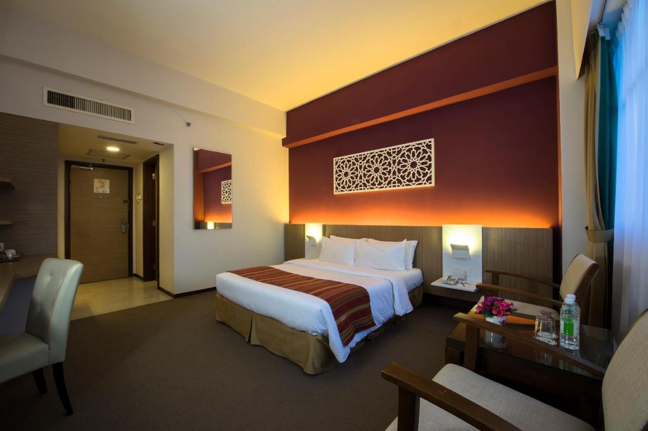 Grand Barakah Hotel 安邦 外观 照片