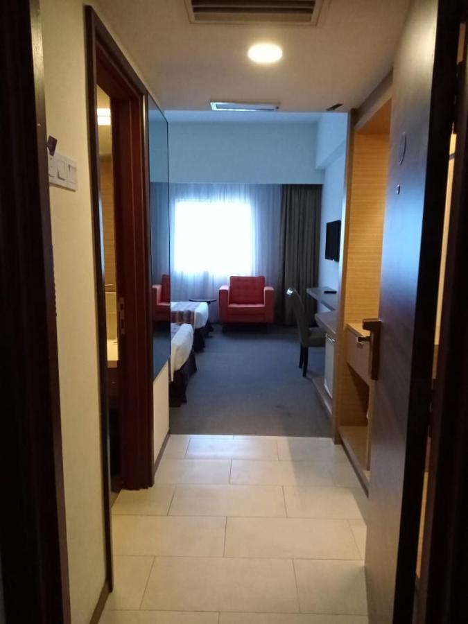 Grand Barakah Hotel 安邦 外观 照片