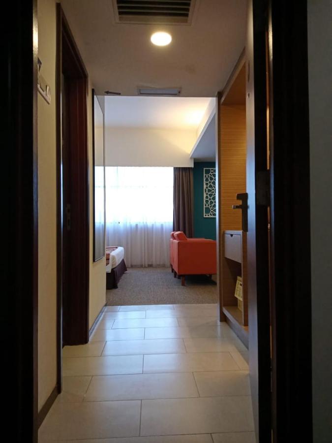 Grand Barakah Hotel 安邦 外观 照片