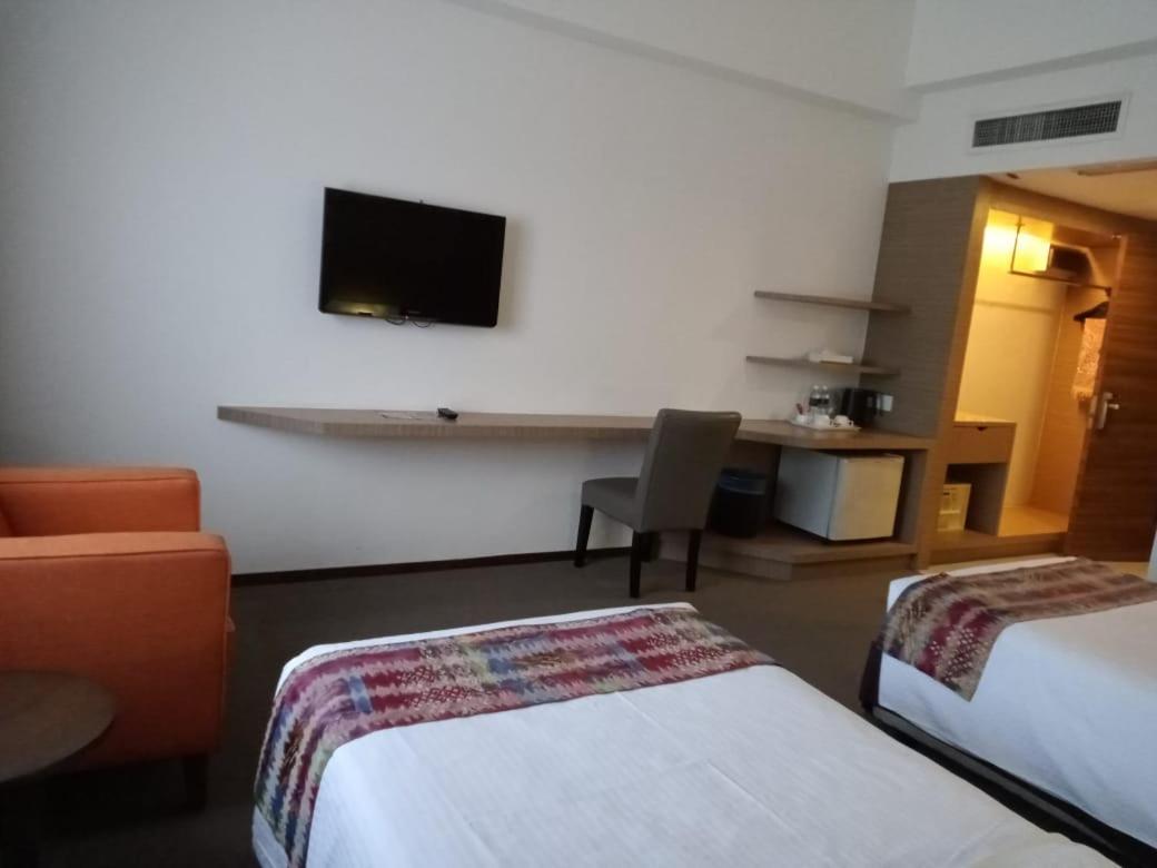 Grand Barakah Hotel 安邦 外观 照片