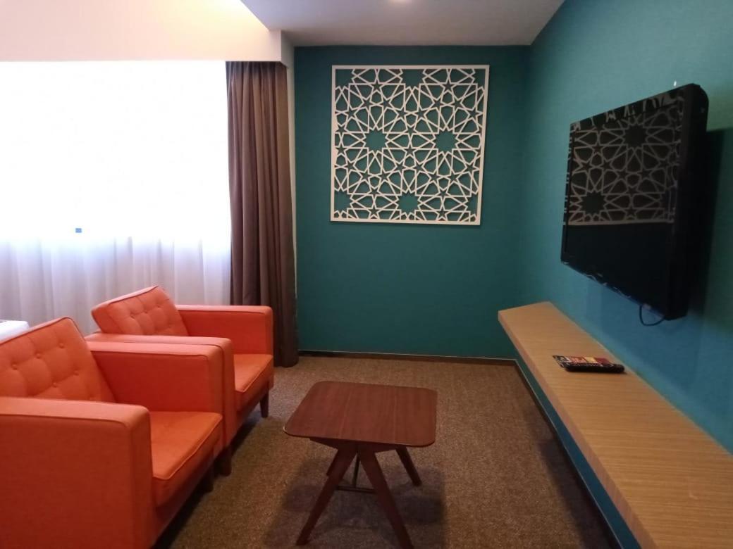 Grand Barakah Hotel 安邦 外观 照片