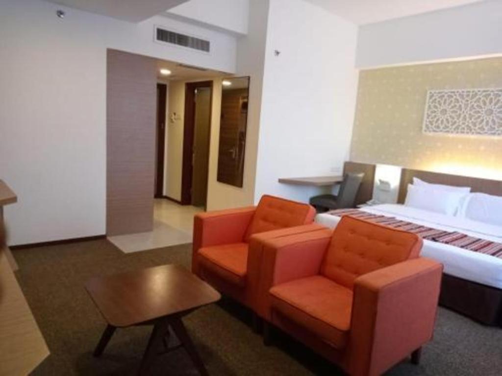Grand Barakah Hotel 安邦 外观 照片