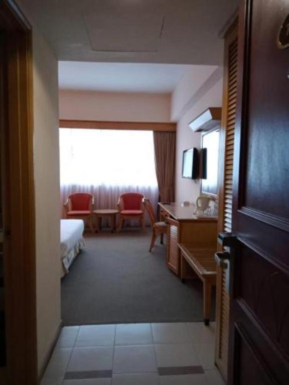 Grand Barakah Hotel 安邦 外观 照片